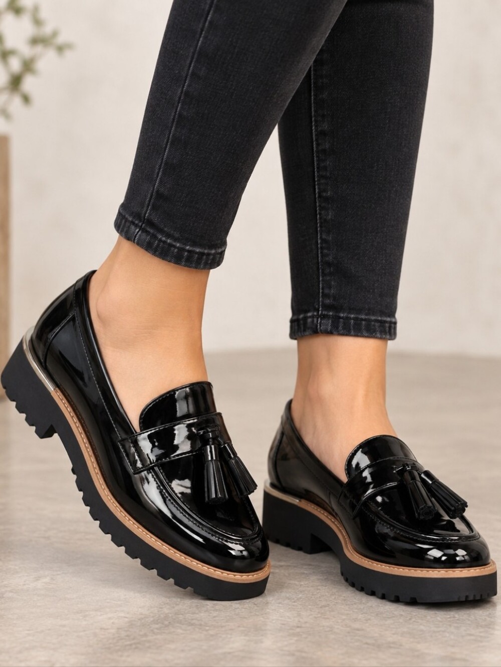 Franco Sarto Carolynn 90s Preppy Revival Patent Tassel Lug Sole Loafers 7.5M